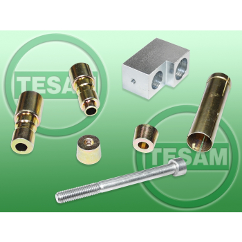 S0002926 - Ford Transit 2.0 TDCI 2016 rok - Przyrząd nastawczy wraz z pilotami sterującymi urwanej śruby mocowania wtryskiwacza